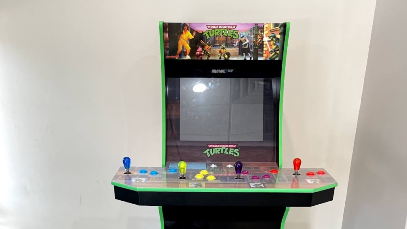 Arcade game in dental office waiting room